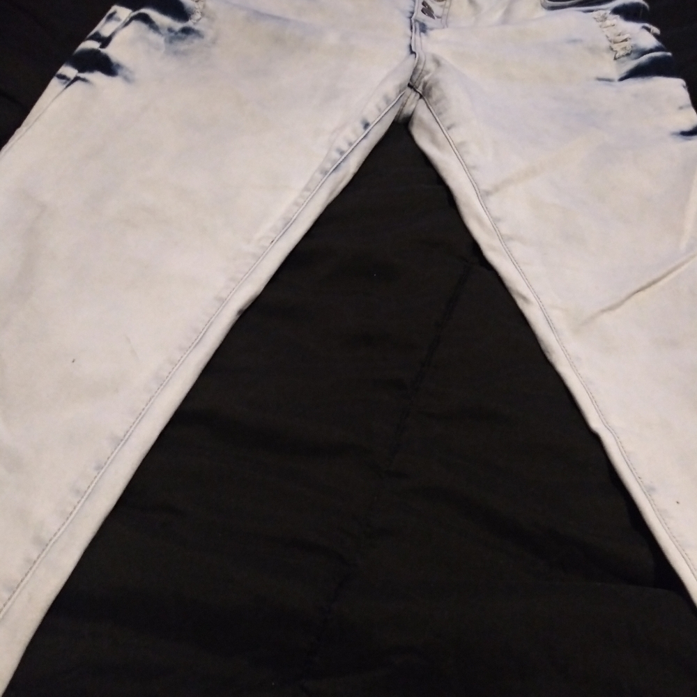 Jeans - Picture 2 of 3